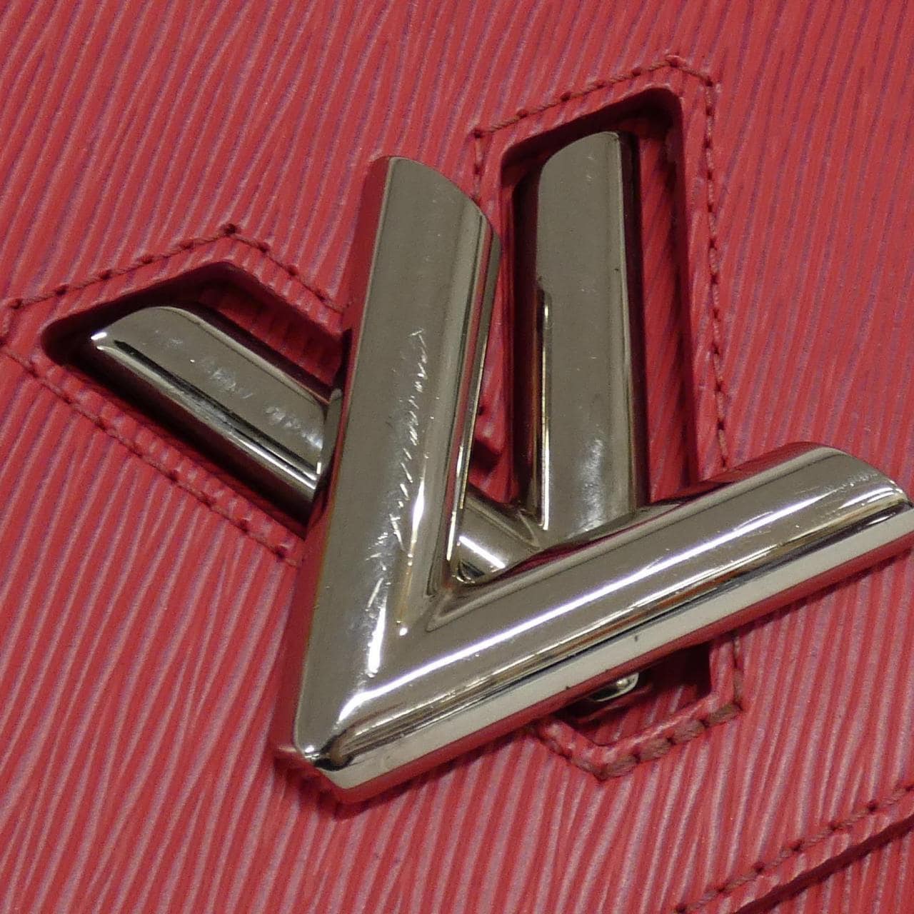 ルイヴィトン エピ ツイスト MM M50280 ショルダーバッグ