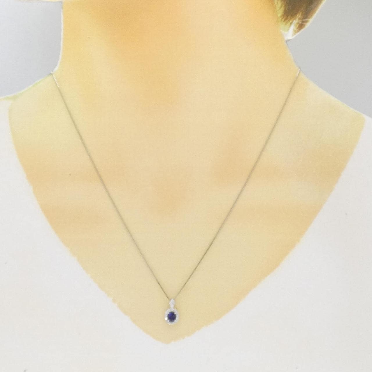 [BRAND NEW] PT Sapphire Necklace 0.47CT