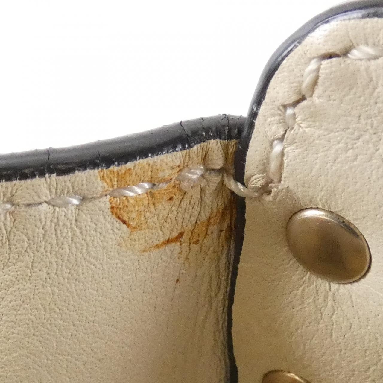 ヴァレンティノガラヴァーニ バッグ