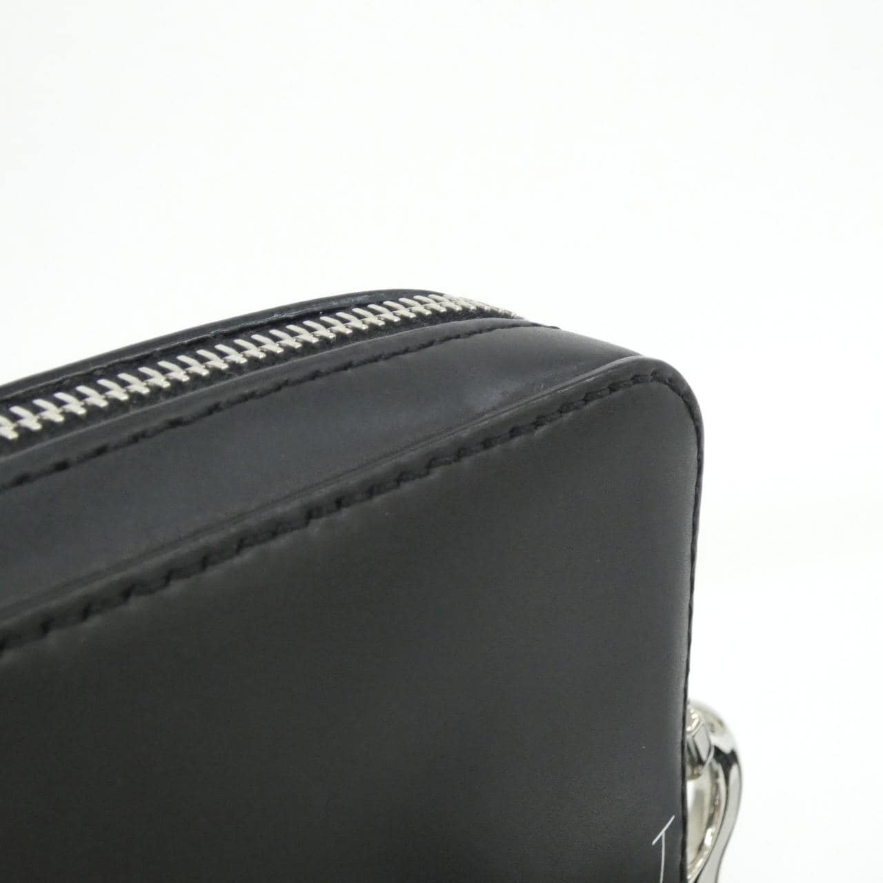 ヴァレンティノガラヴァーニ 1Y2B0943WJW ショルダーバッグ