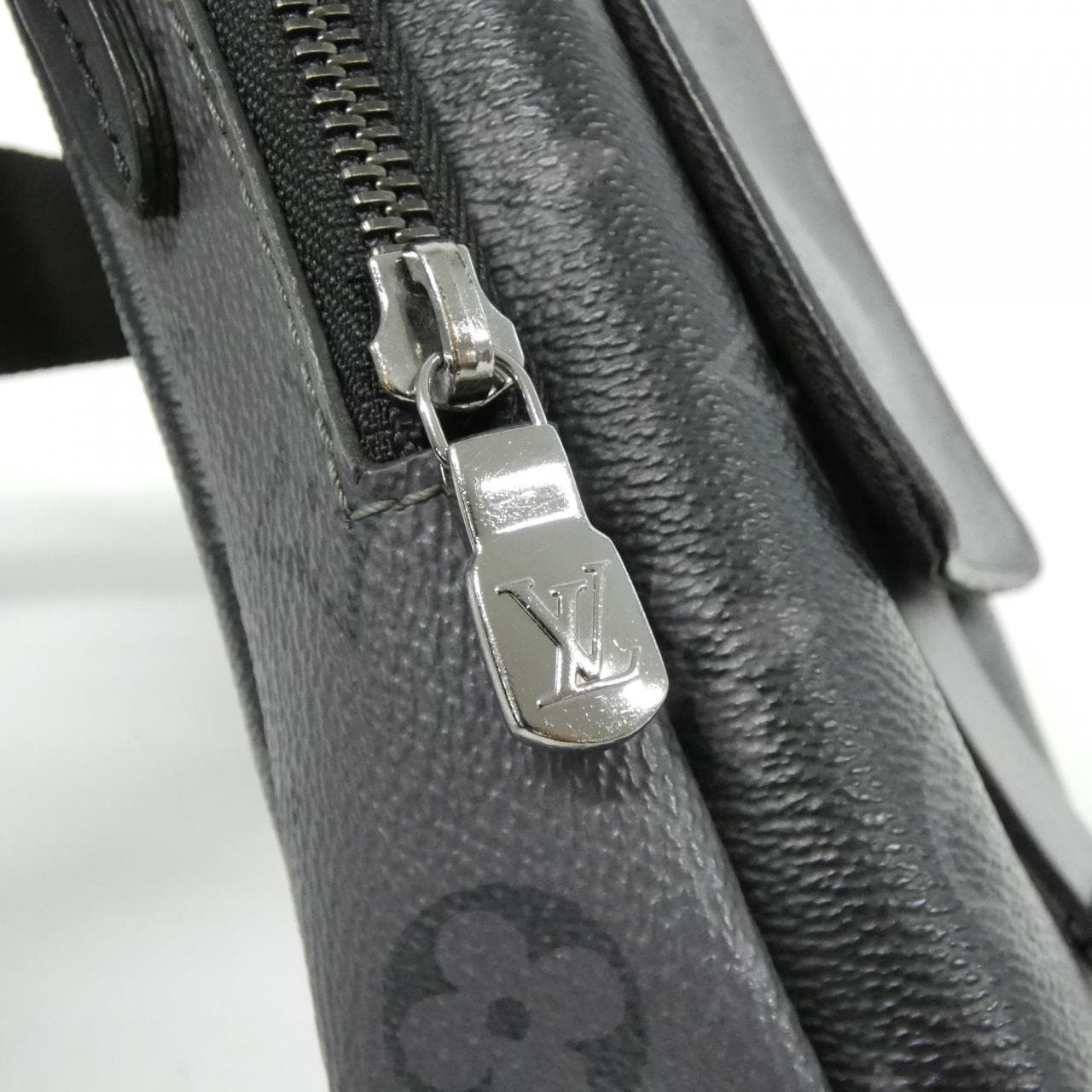 ルイヴィトン モノグラム エクリプス リバース ダブル フォン ポーチ M81321 ショルダーバッグ