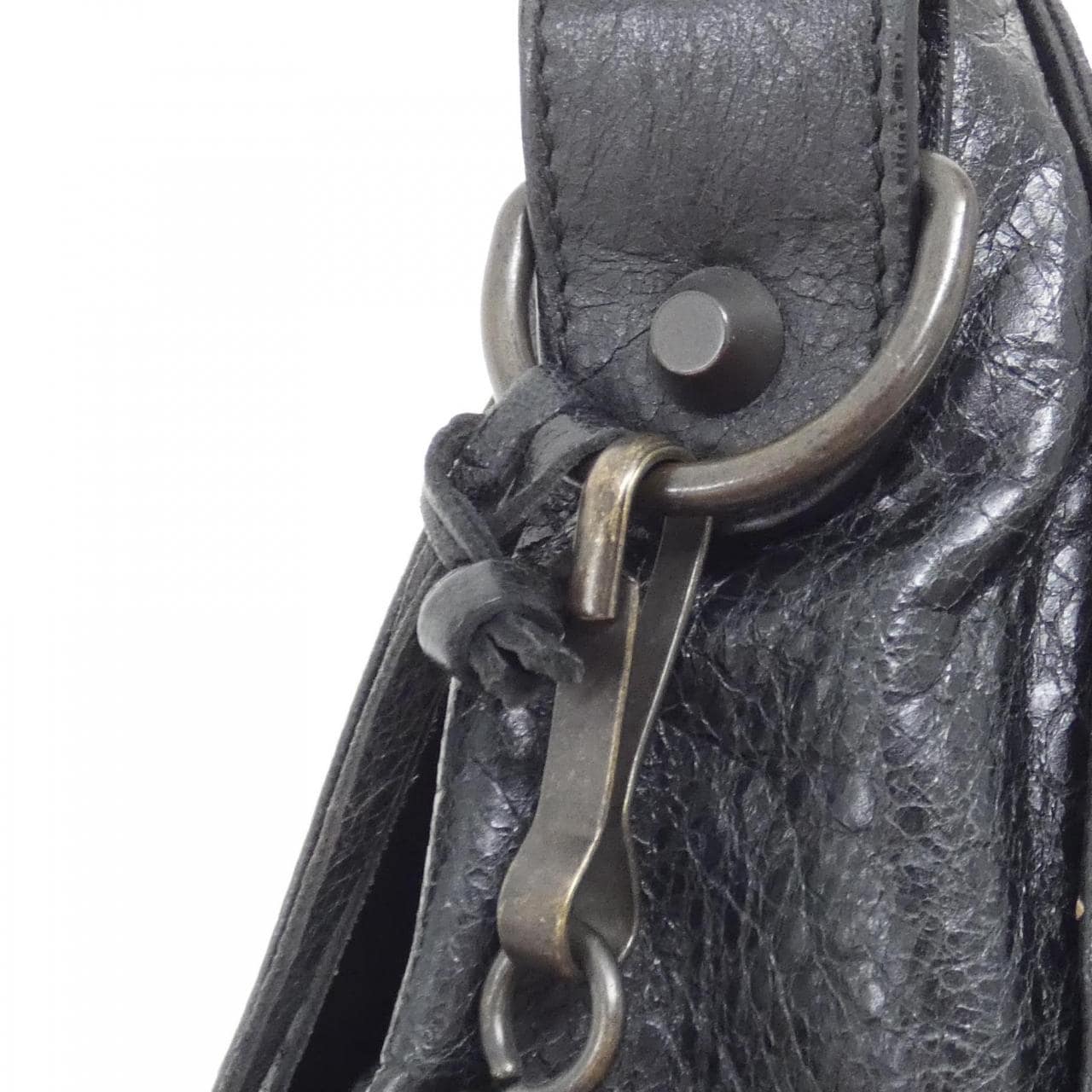 バレンシアガ NEO FOLK 285346 D94IT ショルダーバッグ