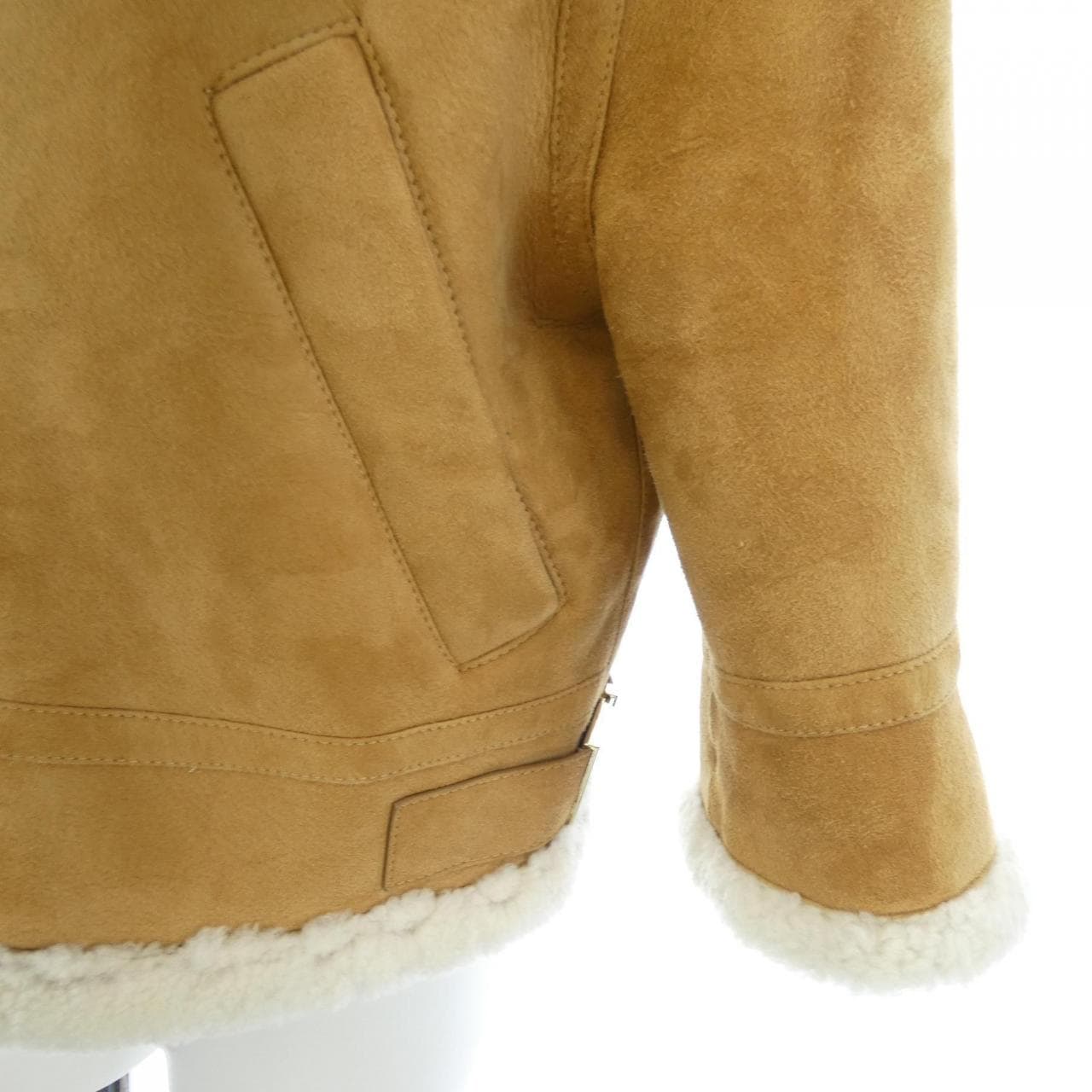 フェンディ FENDI FM5299 AJA9 ムートンジャケット