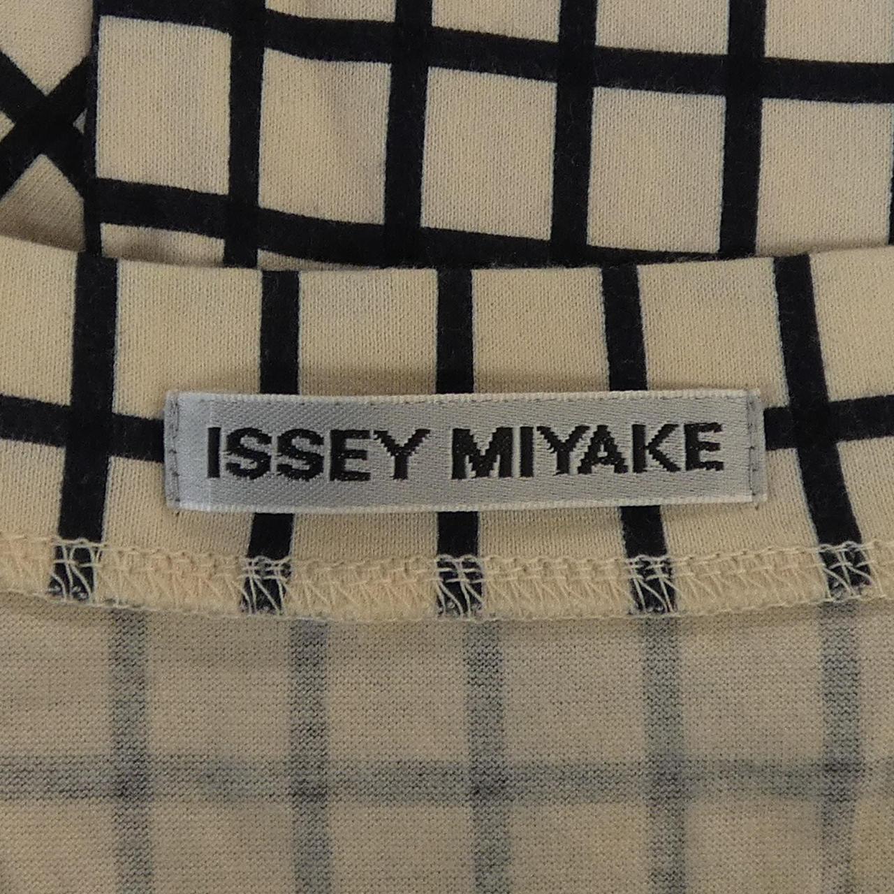 イッセイミヤケ ISSEY MIYAKE IM33JK551 トップス