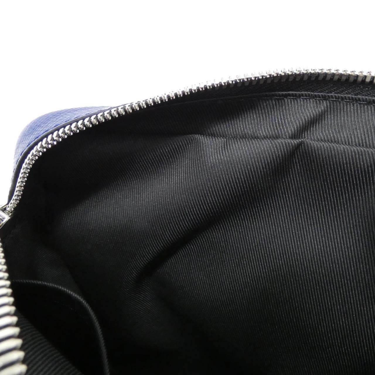 ルイヴィトン タイガ ラマ アウトドア メッセンジャー PM M30242 ショルダーバッグ