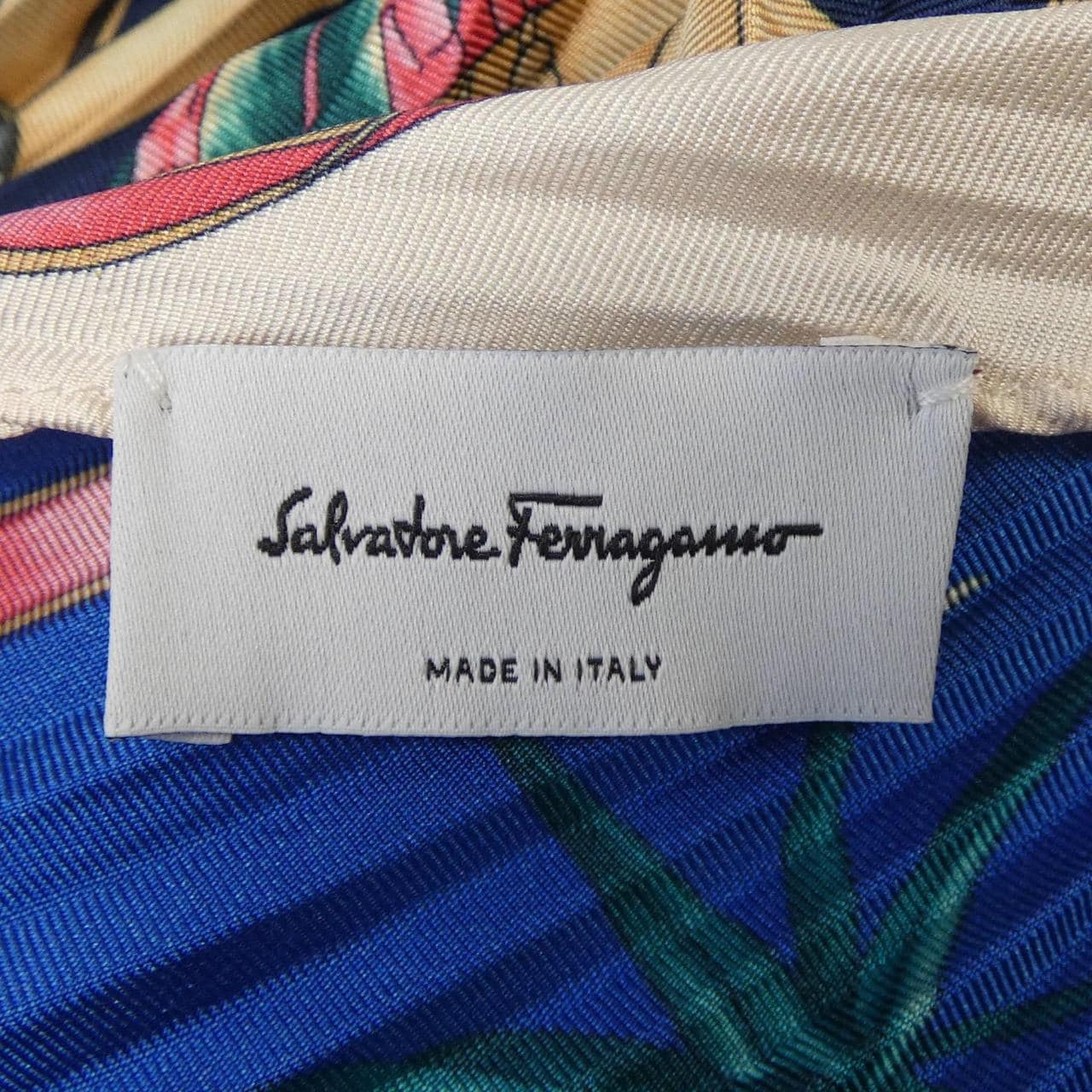 サルヴァトーレフェラガモ SALVATORE FERRAGAMO ワンピース