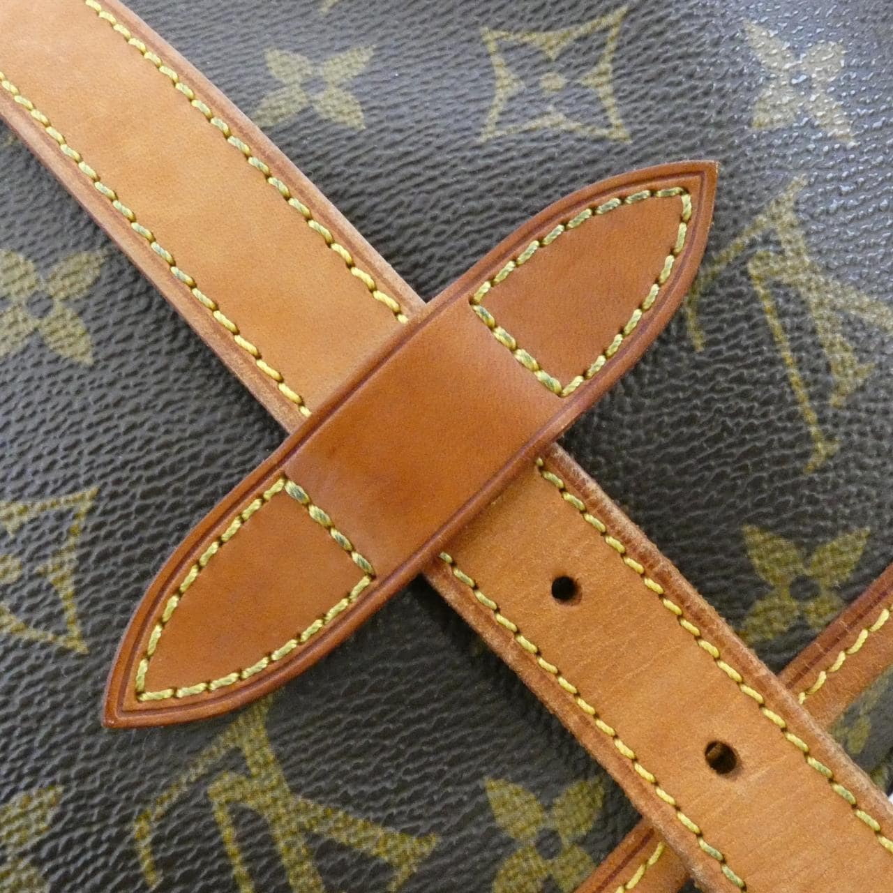 ルイヴィトン モノグラム ソミュール 30cm M42256 ショルダーバッグ