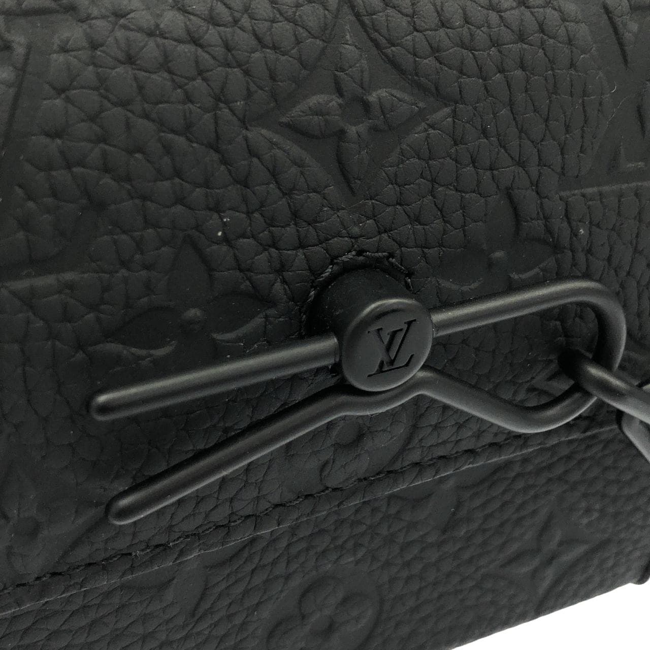 ルイヴィトン トリヨン モノグラム スティーマー ウエアラブル ウォレット M81746 ショルダーバッグ