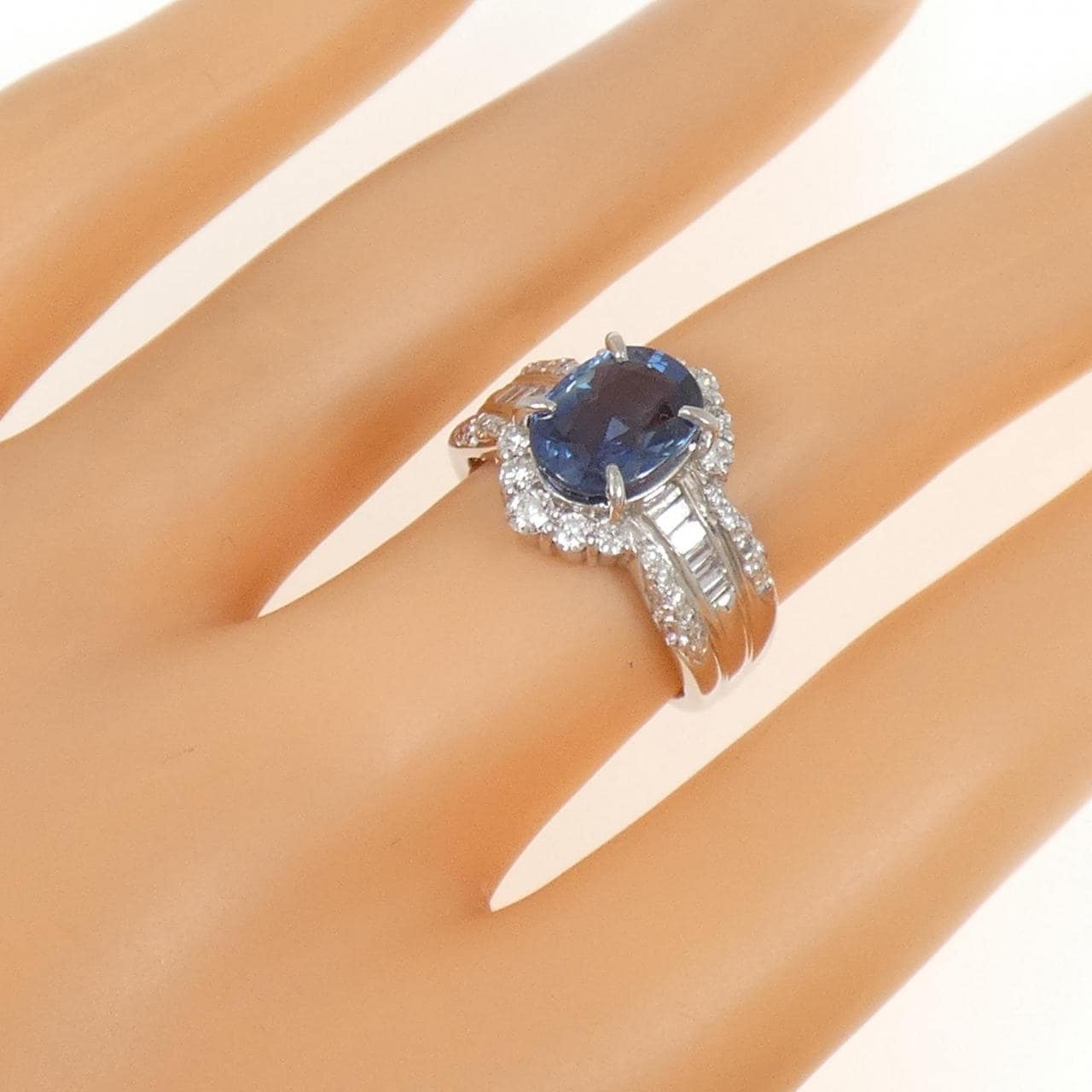 PT900 サファイヤ リング 2.68CT
