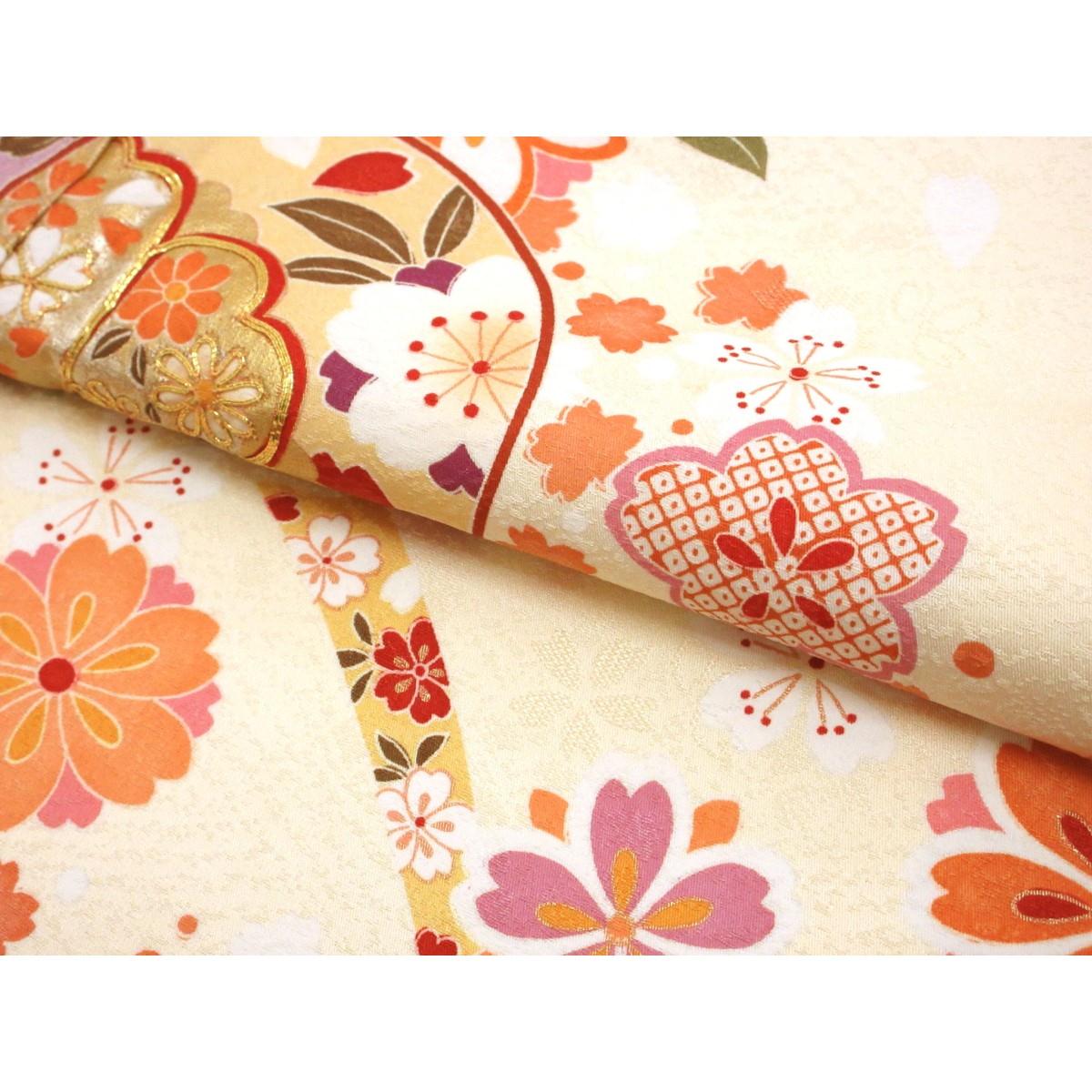 振袖　友禅金彩加工　刺繍入り