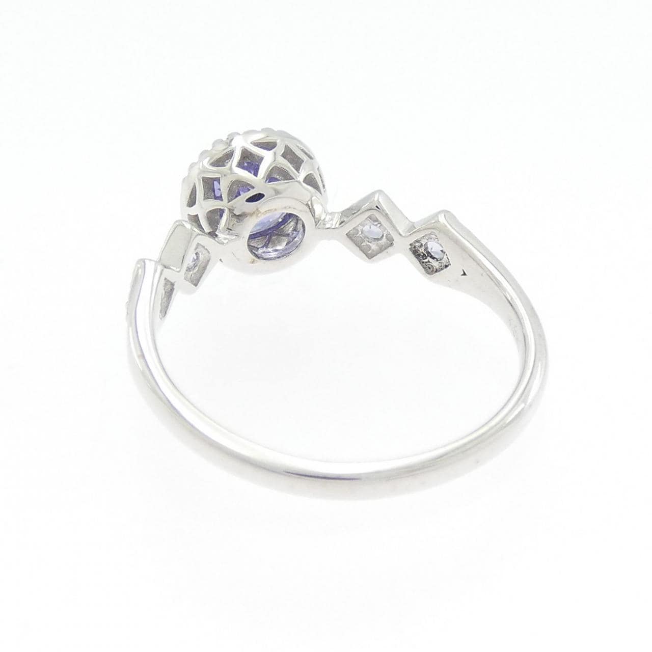 K18WG Tanzanite ring