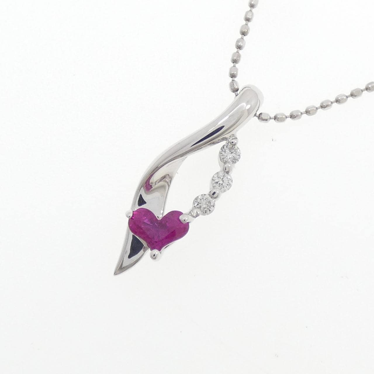 K18WG ハート ルビー ネックレス 0.26CT
