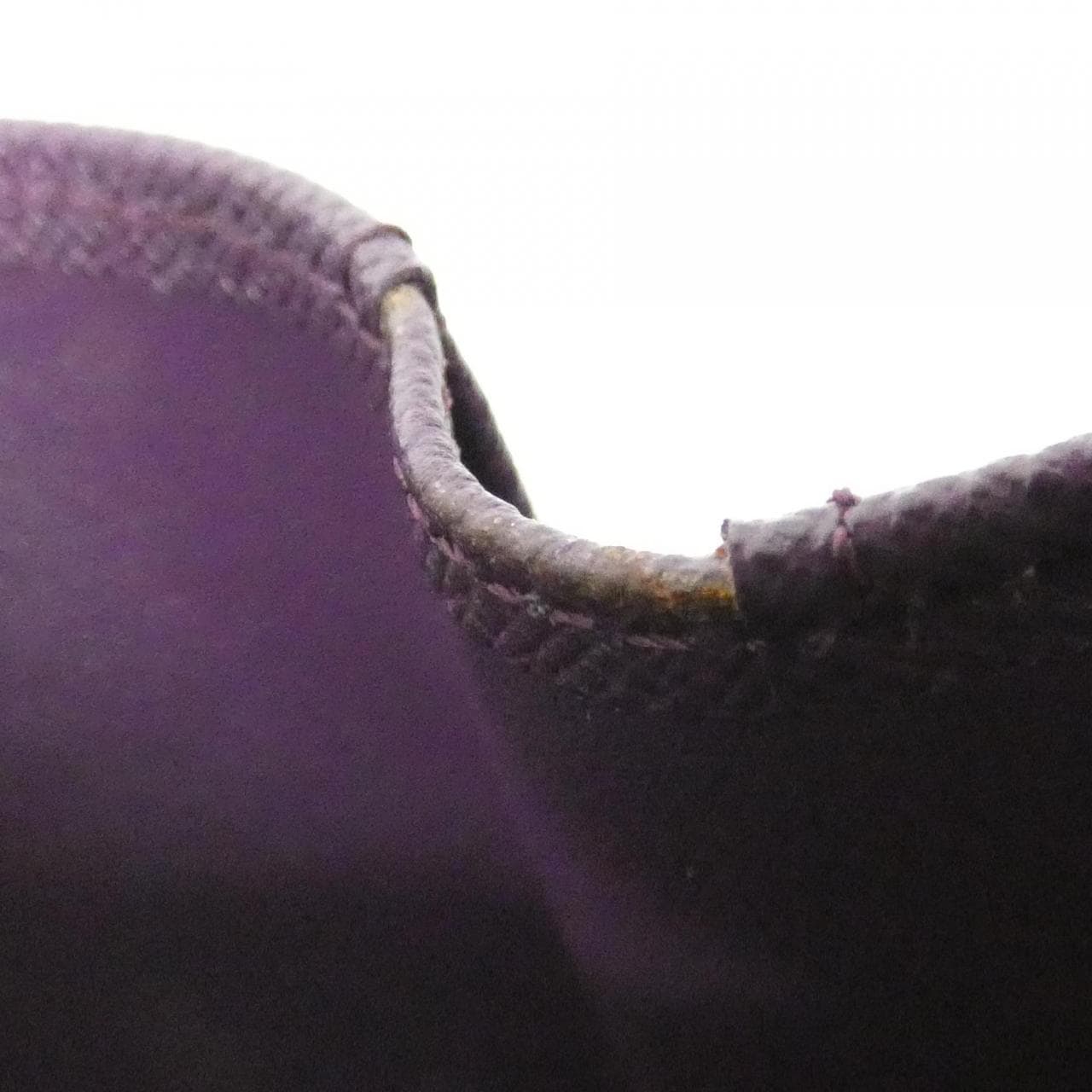 ルイヴィトン エピ ポルト モネ ビエ カルト クレディ M63489 財布