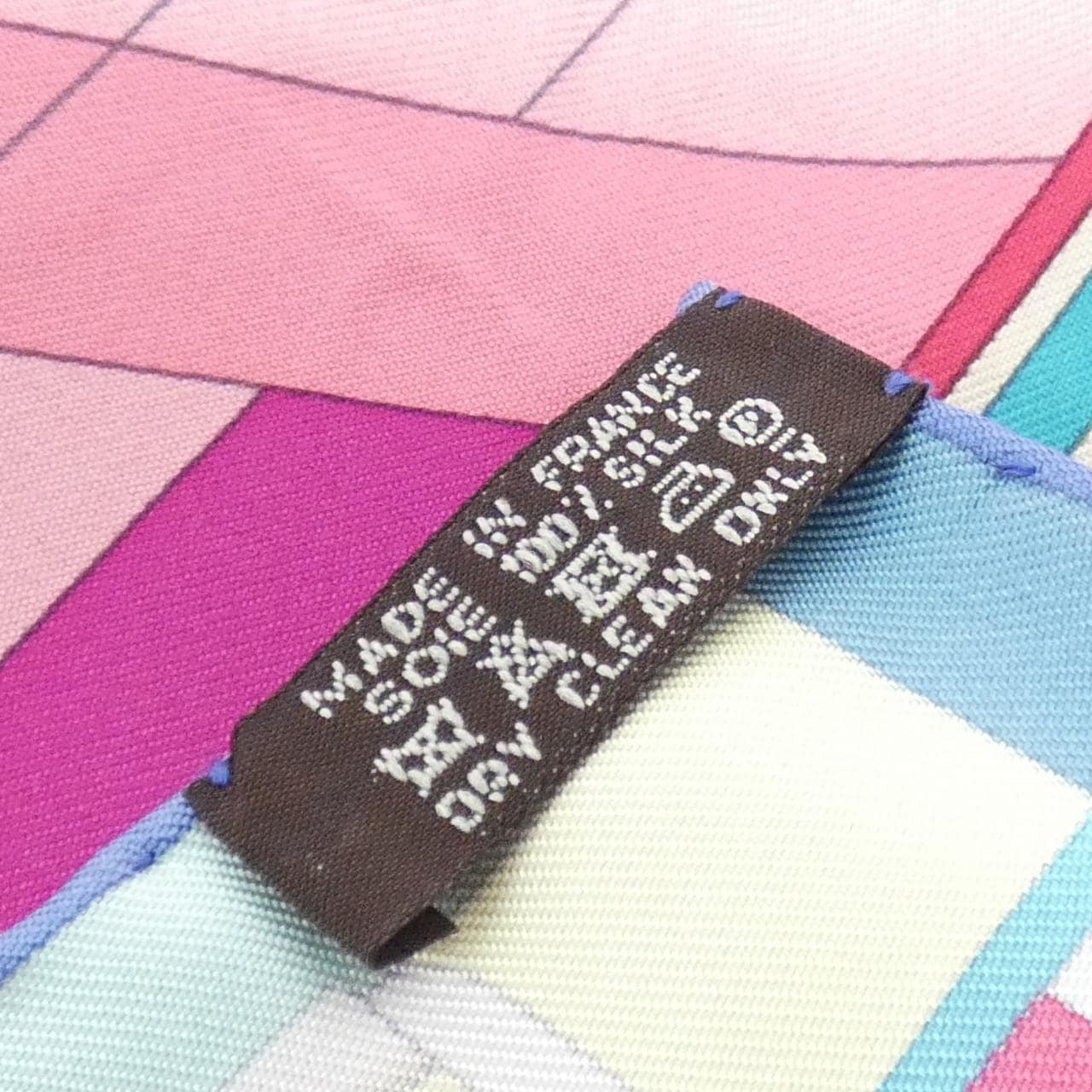 エルメス SANGLES EN ZIGZAG カレ スカーフ