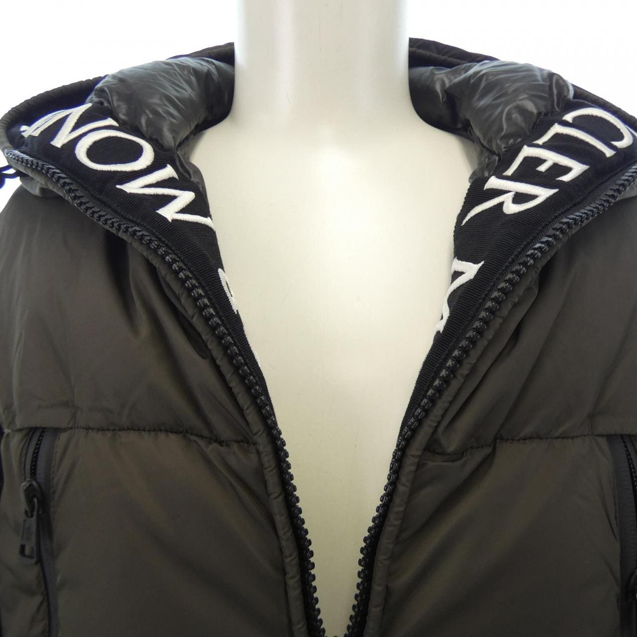 モンクレール MONCLER ダウンジャケット