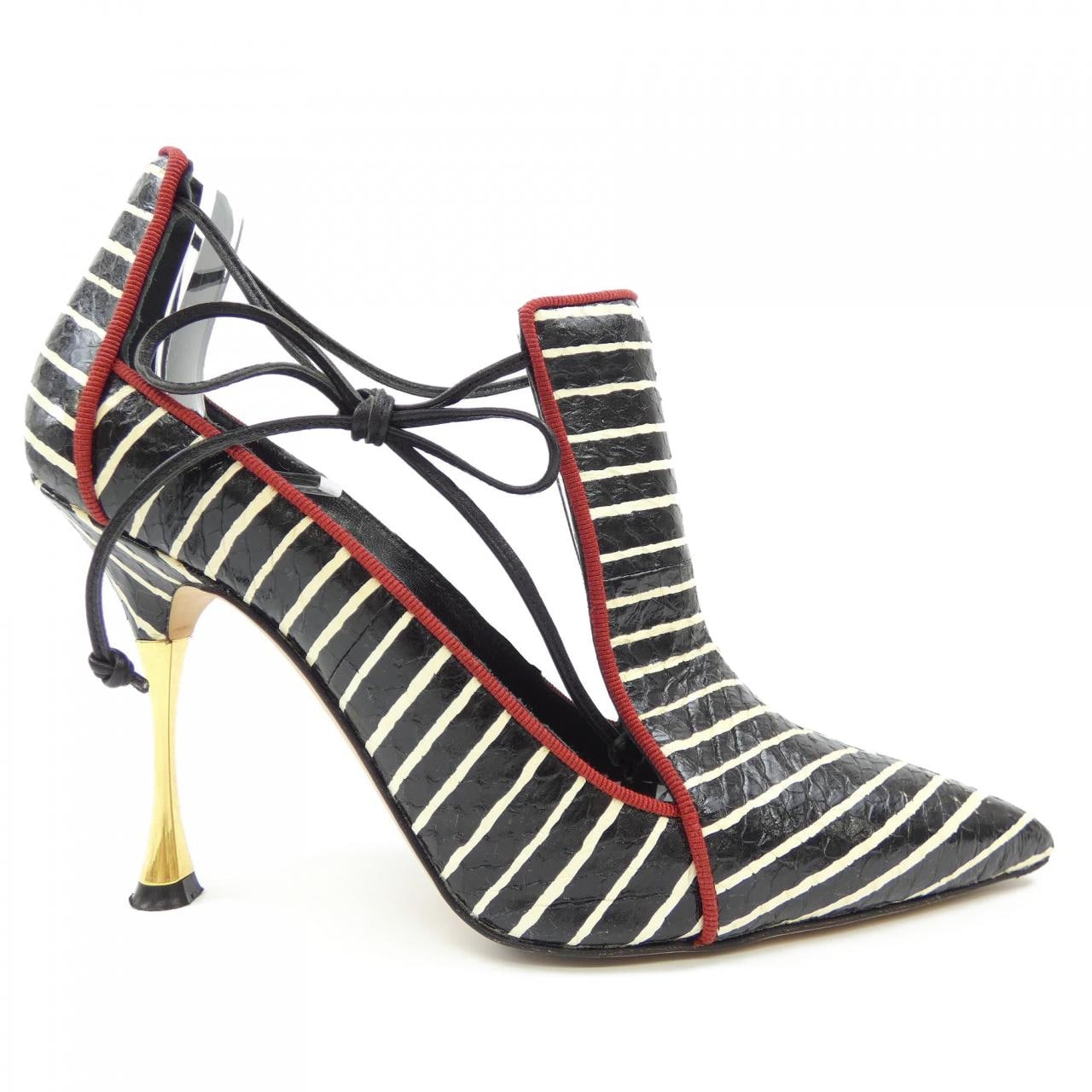 マノロブラニク MANOLO BLAHNIK パンプス