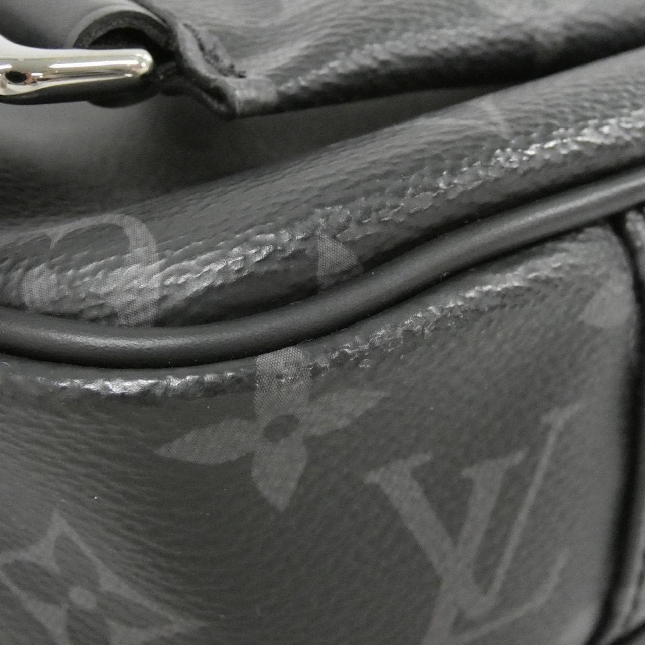 ルイヴィトン モノグラム エクリプス バムバッグ M42906 ショルダーバッグ