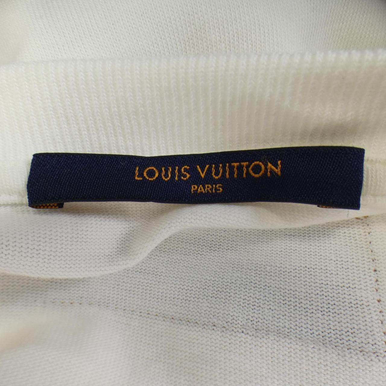 ルイヴィトン LOUIS VUITTON LVペンダント エンブロイダリー HIY12WJYH Tシャツ