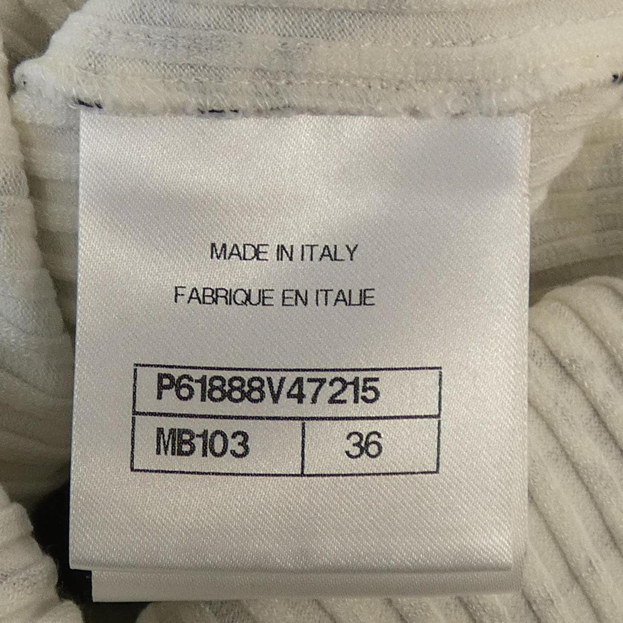 シャネル CHANEL P61888V47215 19A Tシャツ