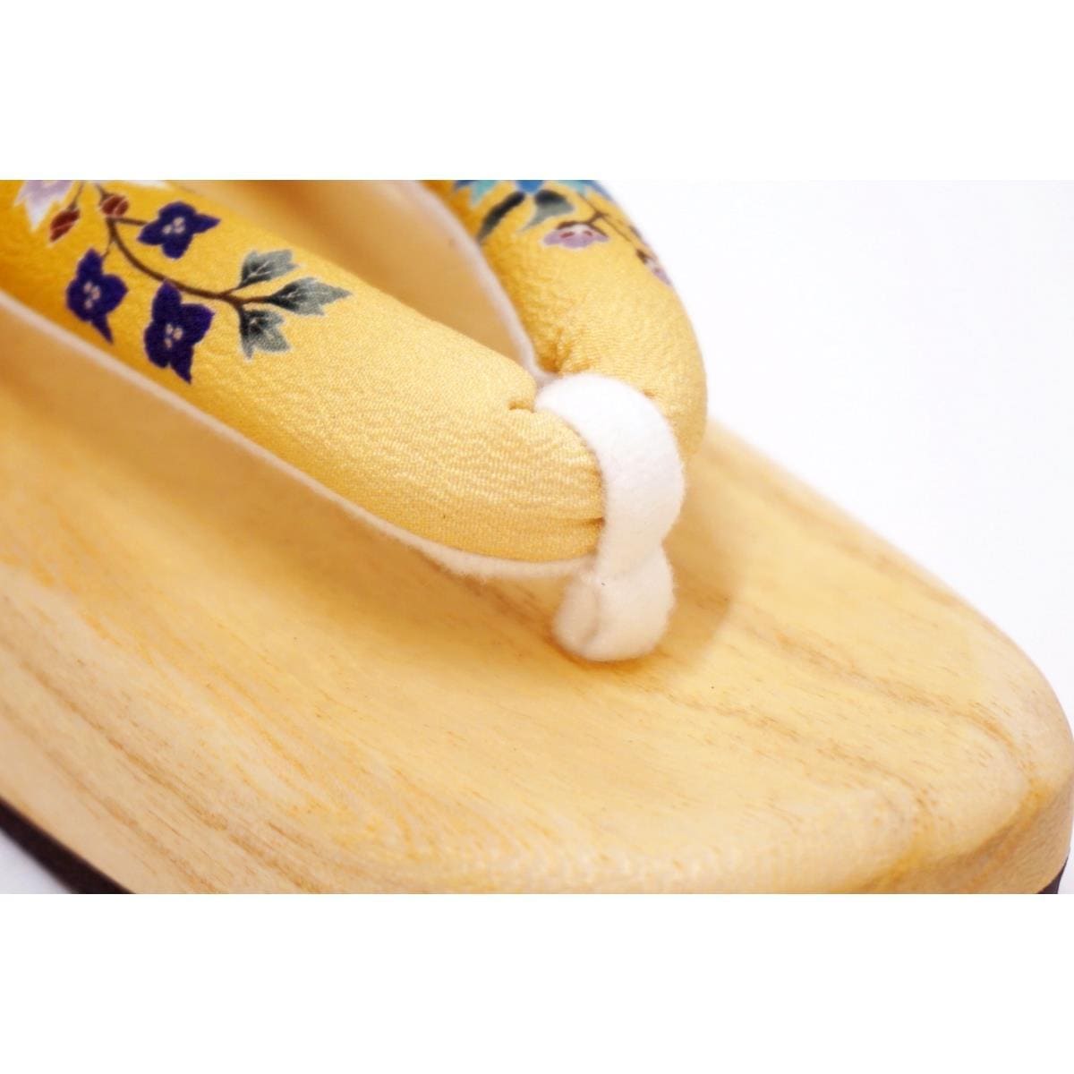 【新品】女草履　Ｆサイズ【岡重】