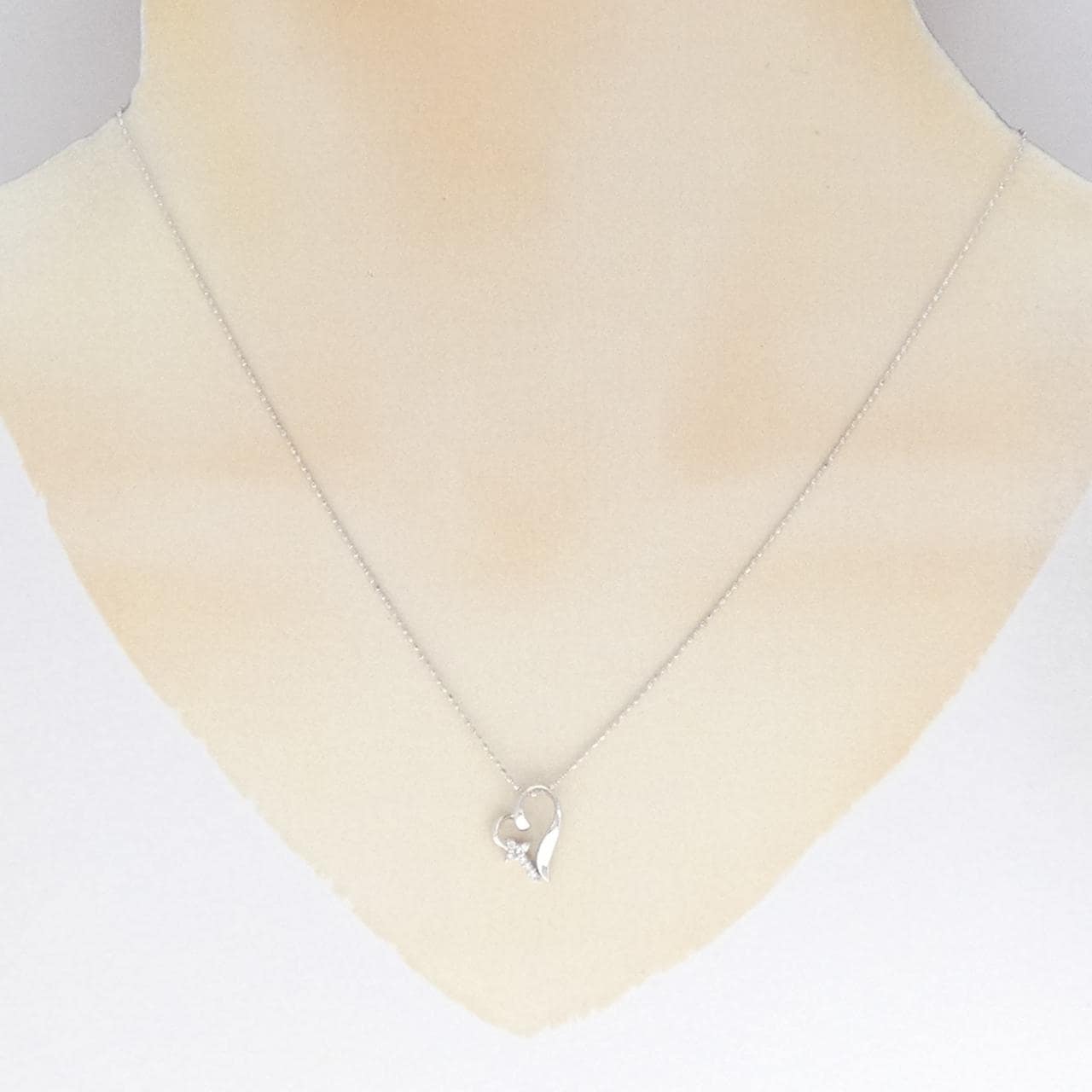K10WG ハート×クロス ダイヤモンド ネックレス 0.04CT