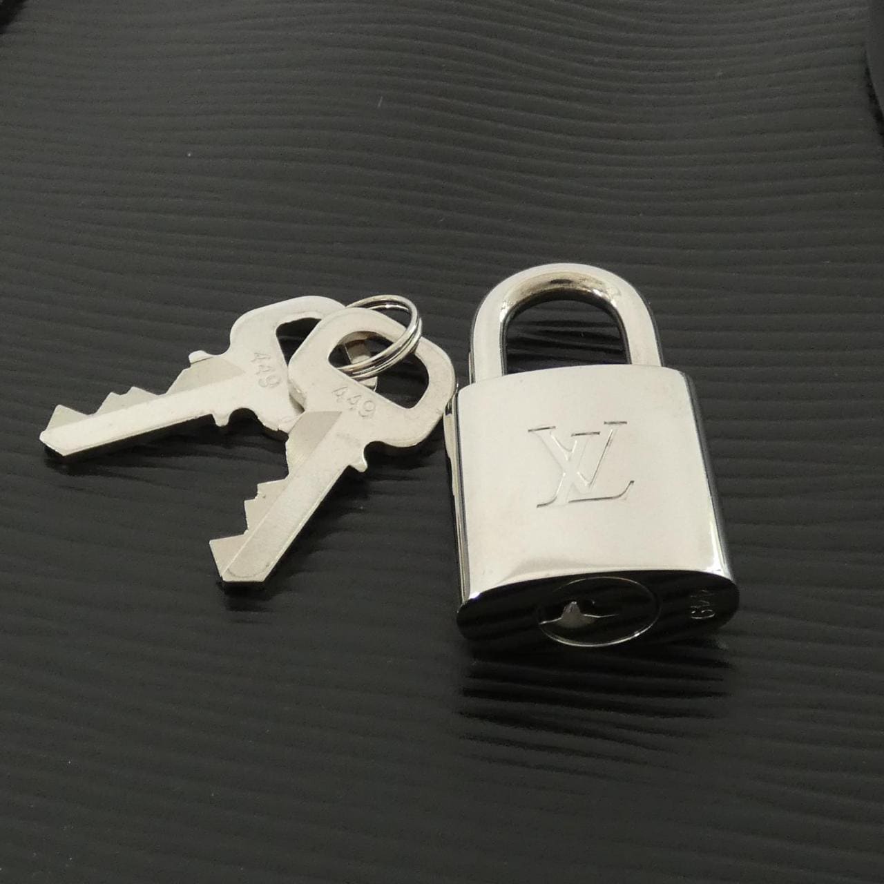 LOUIS VUITTON Epi Lockit M42292 包