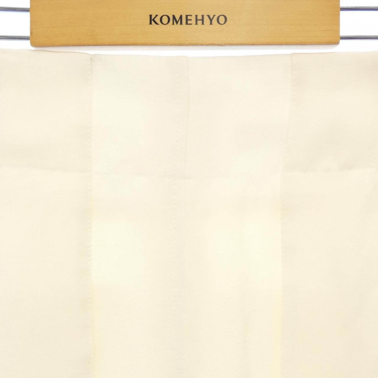 ベイジュ BEIGE. スカート