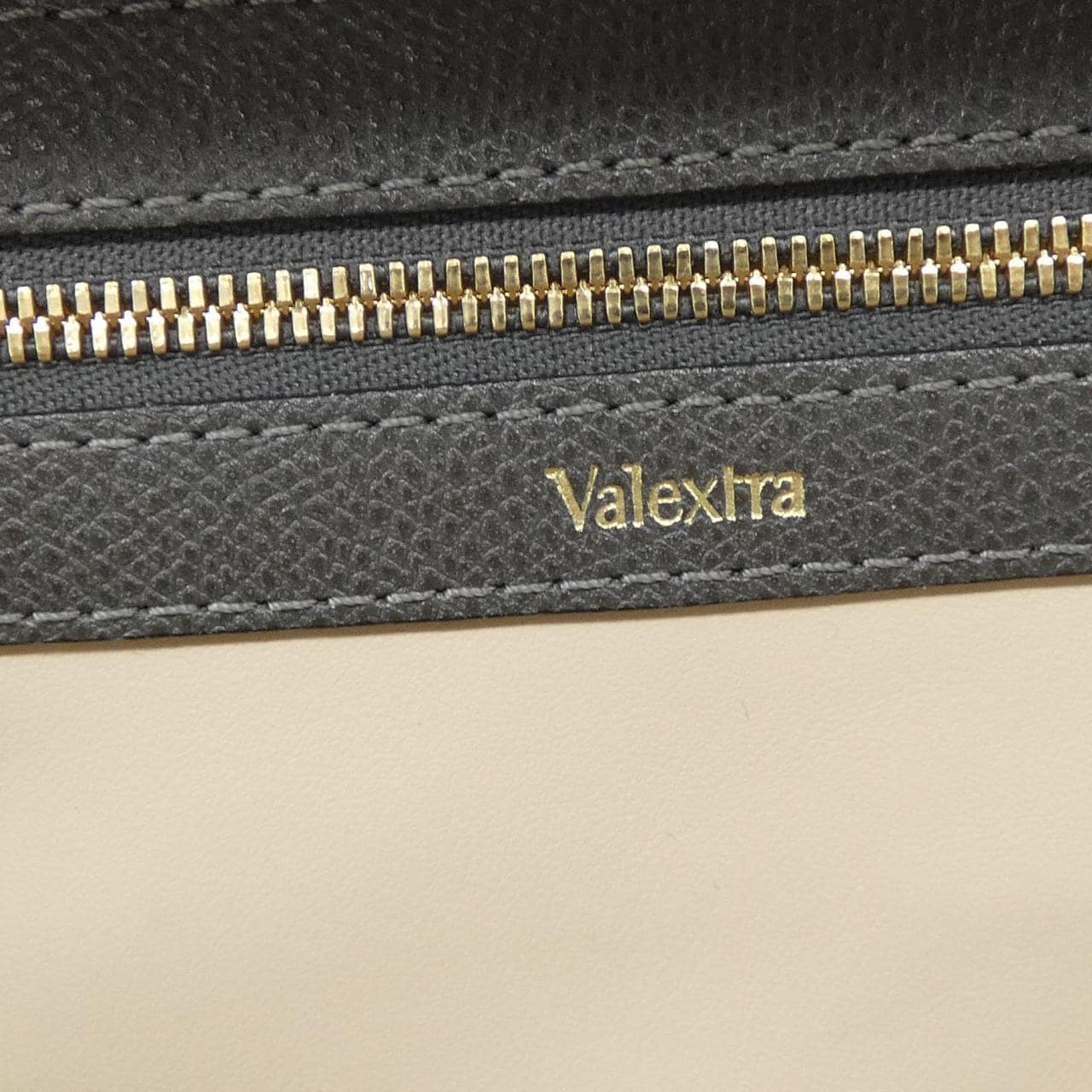 ヴァレクストラ VALEXTRA BAG
