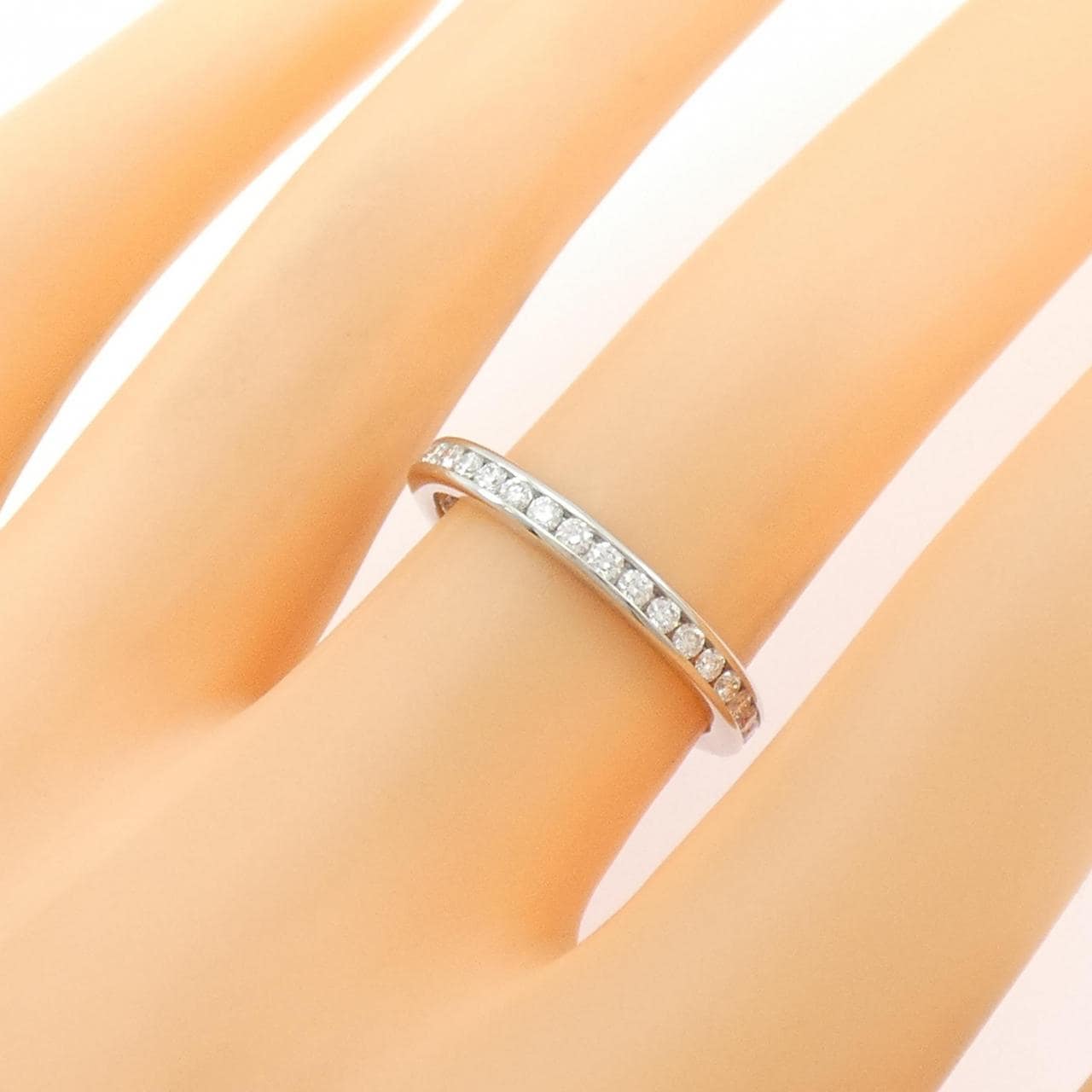 ティファニー フルサークル チャネルセッティング リング