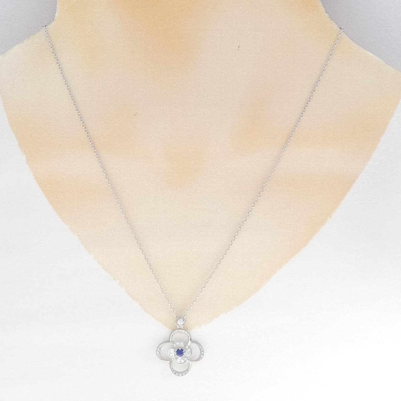 モニッケンダム フラワー ネックレス 0.16CT