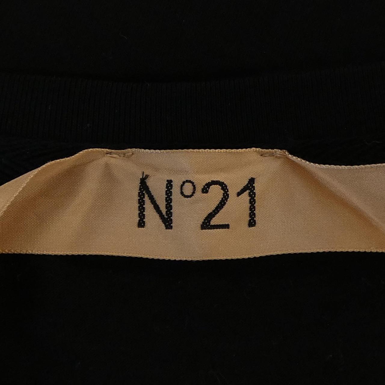 ヌメロヴェントゥーノ N°21 P23IN2M Tシャツ