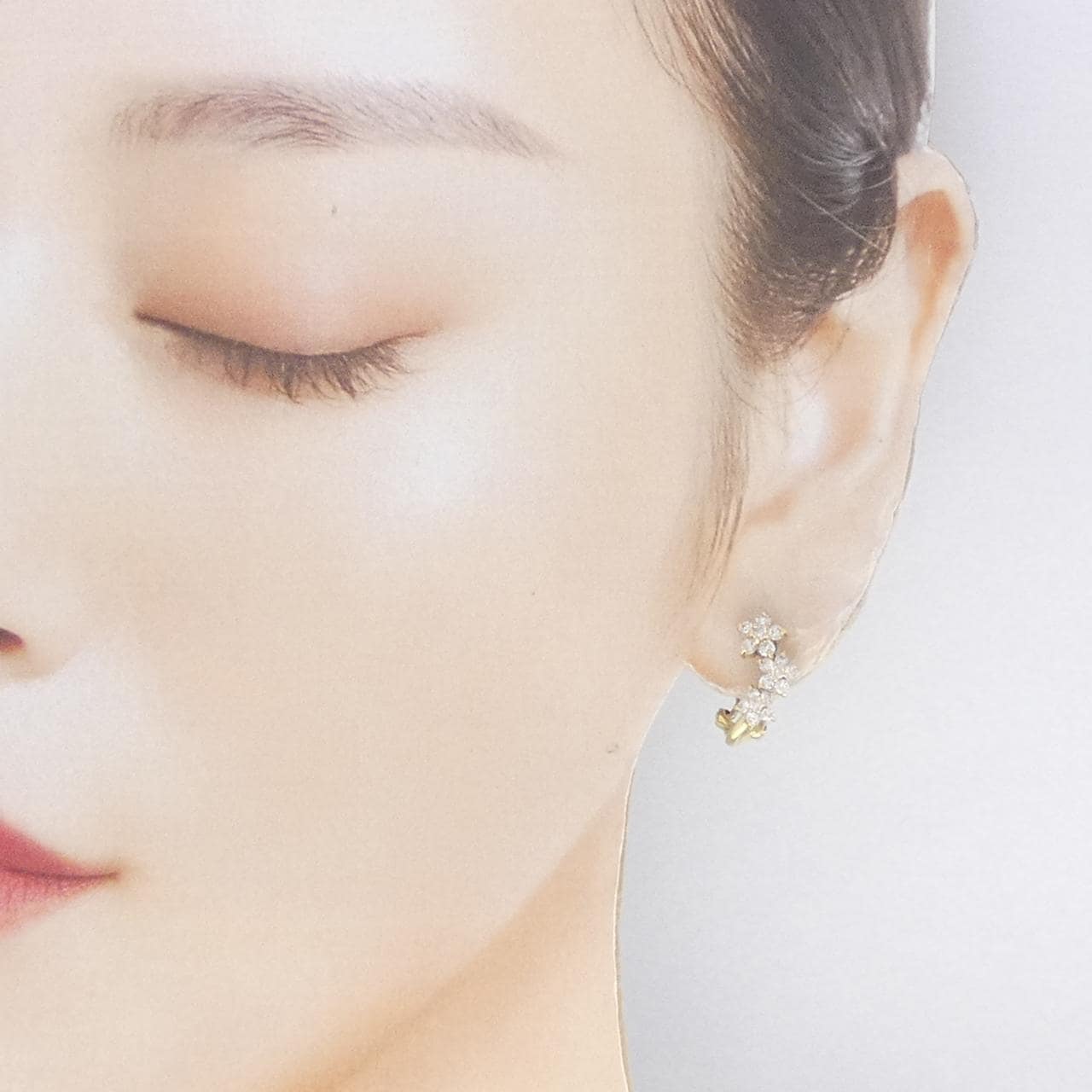 K18YG フラワー ダイヤモンド ピアス 0.82CT