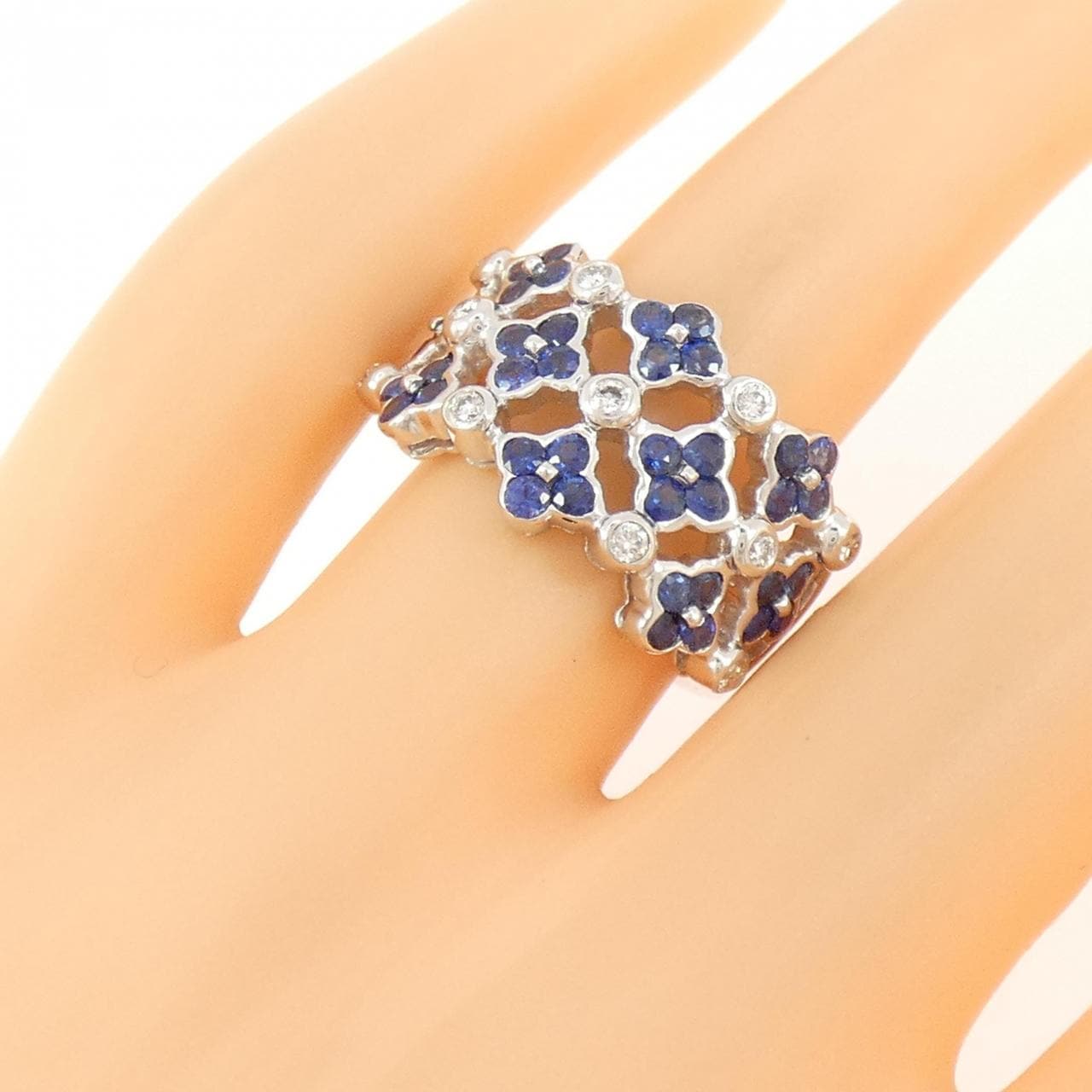 750WG フラワー サファイヤ リング 1.59CT