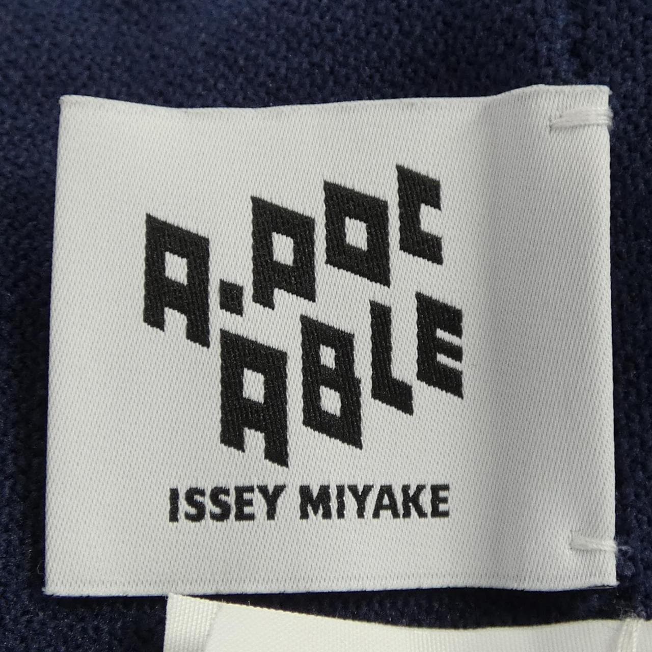 エイポックエイブルイッセイミヤケ A-POC ABLE ISSEY MIYAKE AT31KK900 ニット