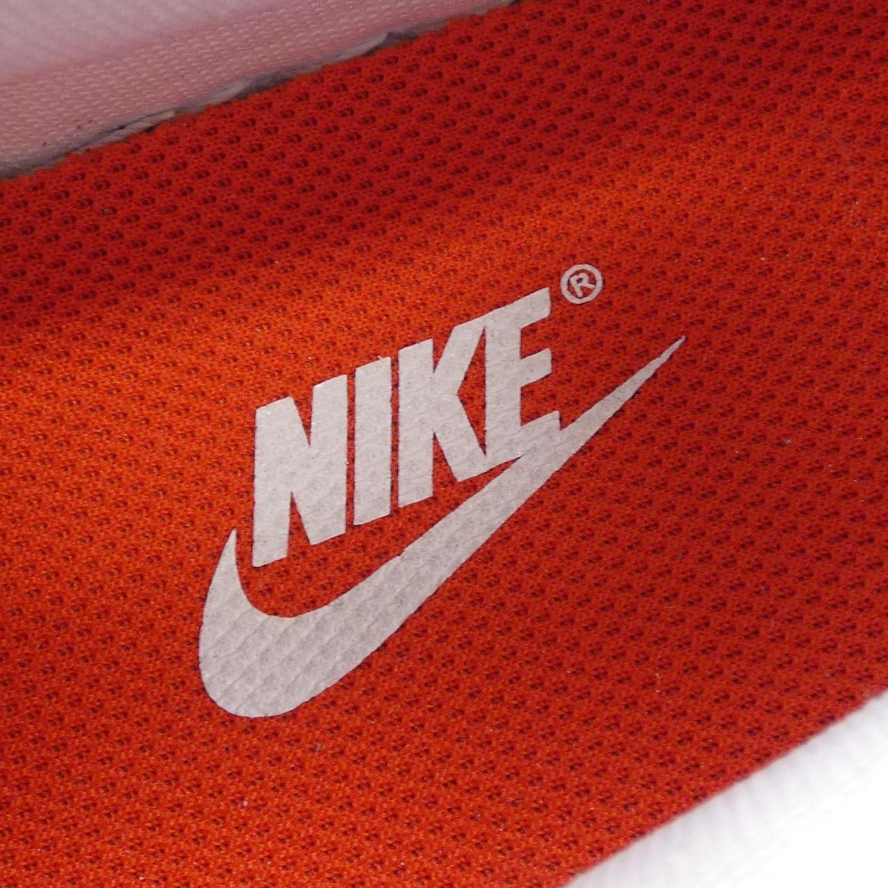 ナイキ NIKE スニーカー