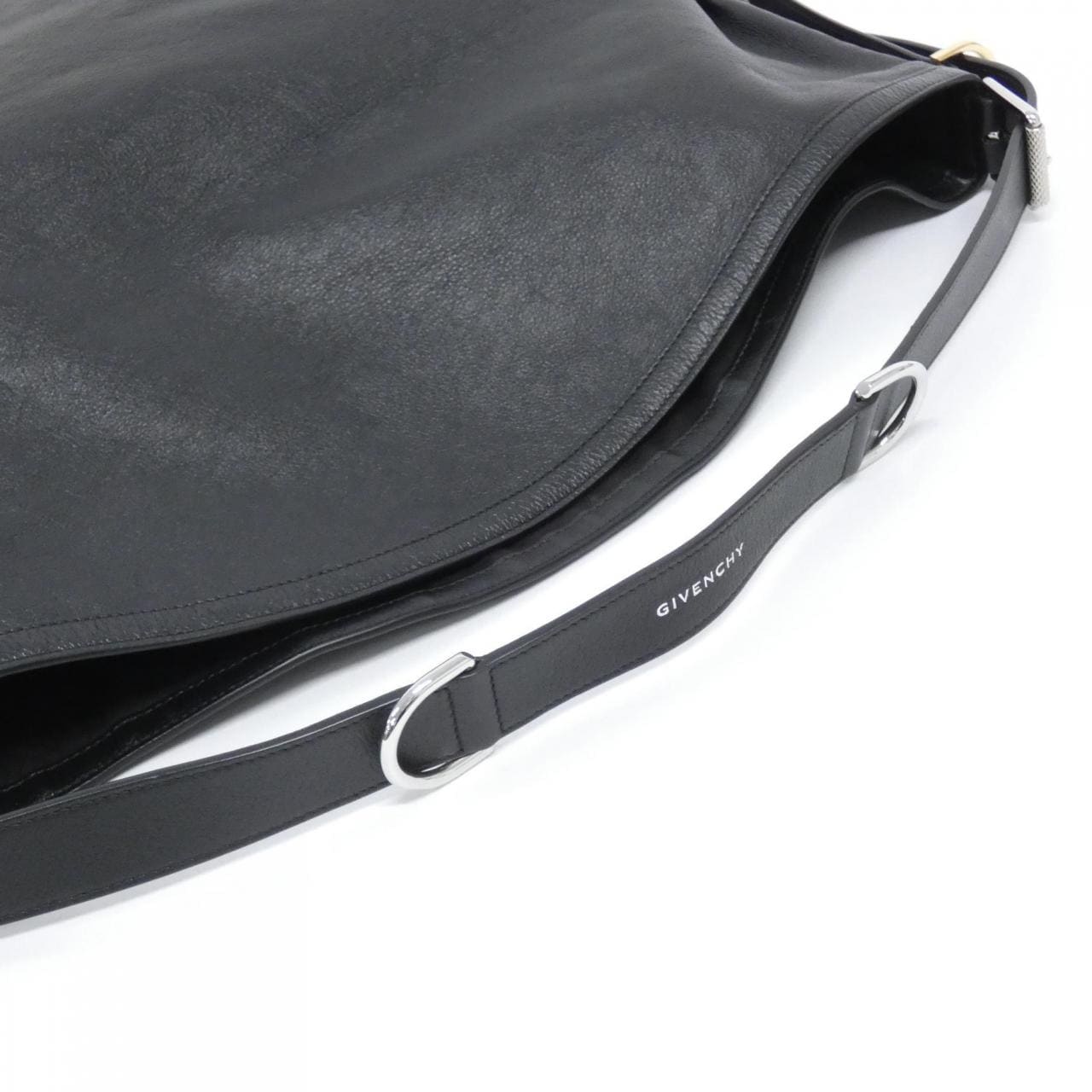 ジバンシー ヴォワイユー  ラージ BB50TJB1Q7 ショルダーバッグ