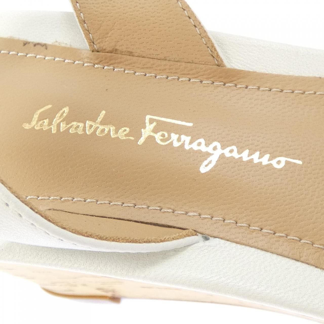 サルヴァトーレフェラガモ SALVATORE FERRAGAMO サンダル
