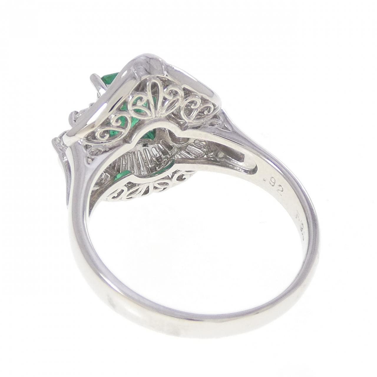 PT900 エメラルド リング 0.92CT
