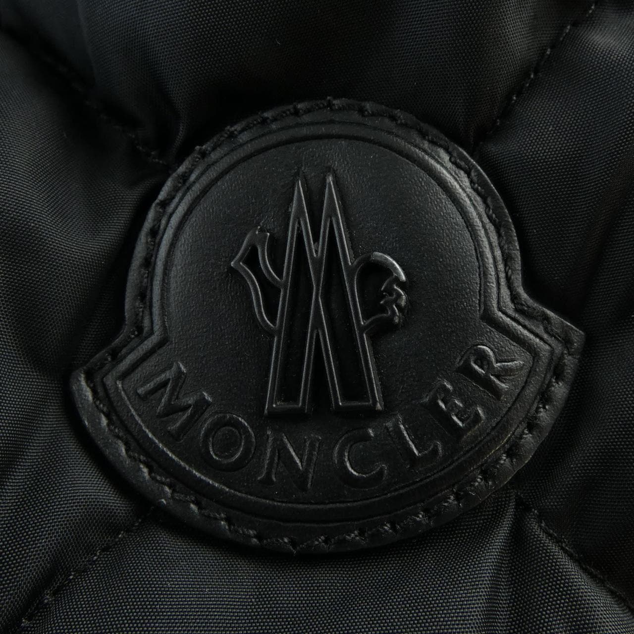 モンクレール MONCLER ダウンジャケット