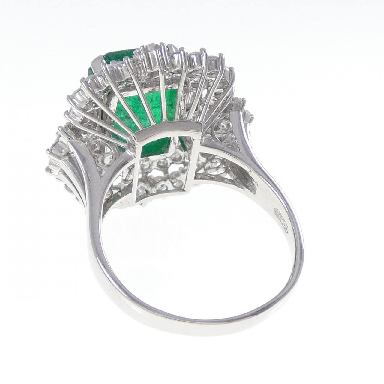 PT900 エメラルド リング 4.80CT