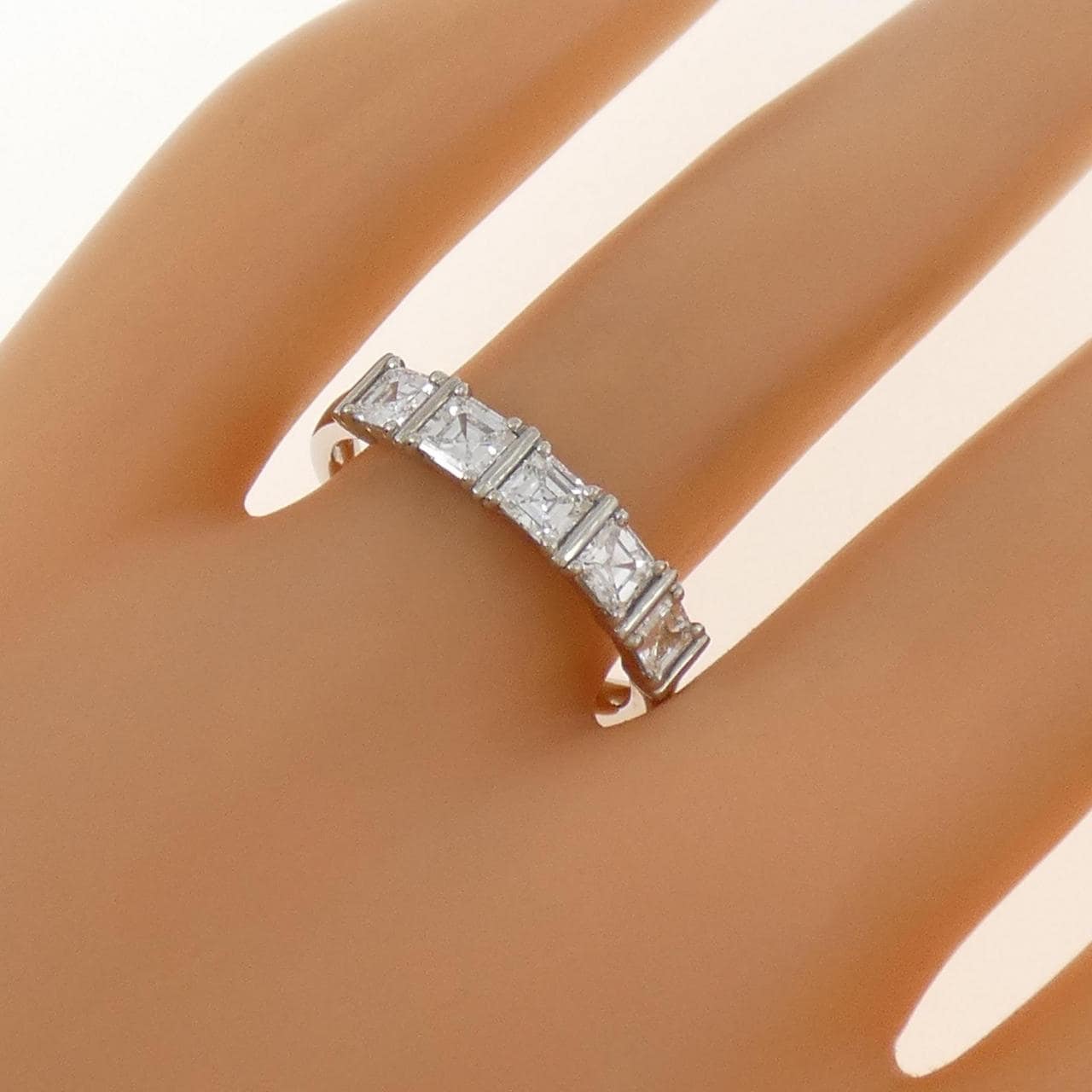 ジーエスティービー ダイヤモンド リング 0.80CT