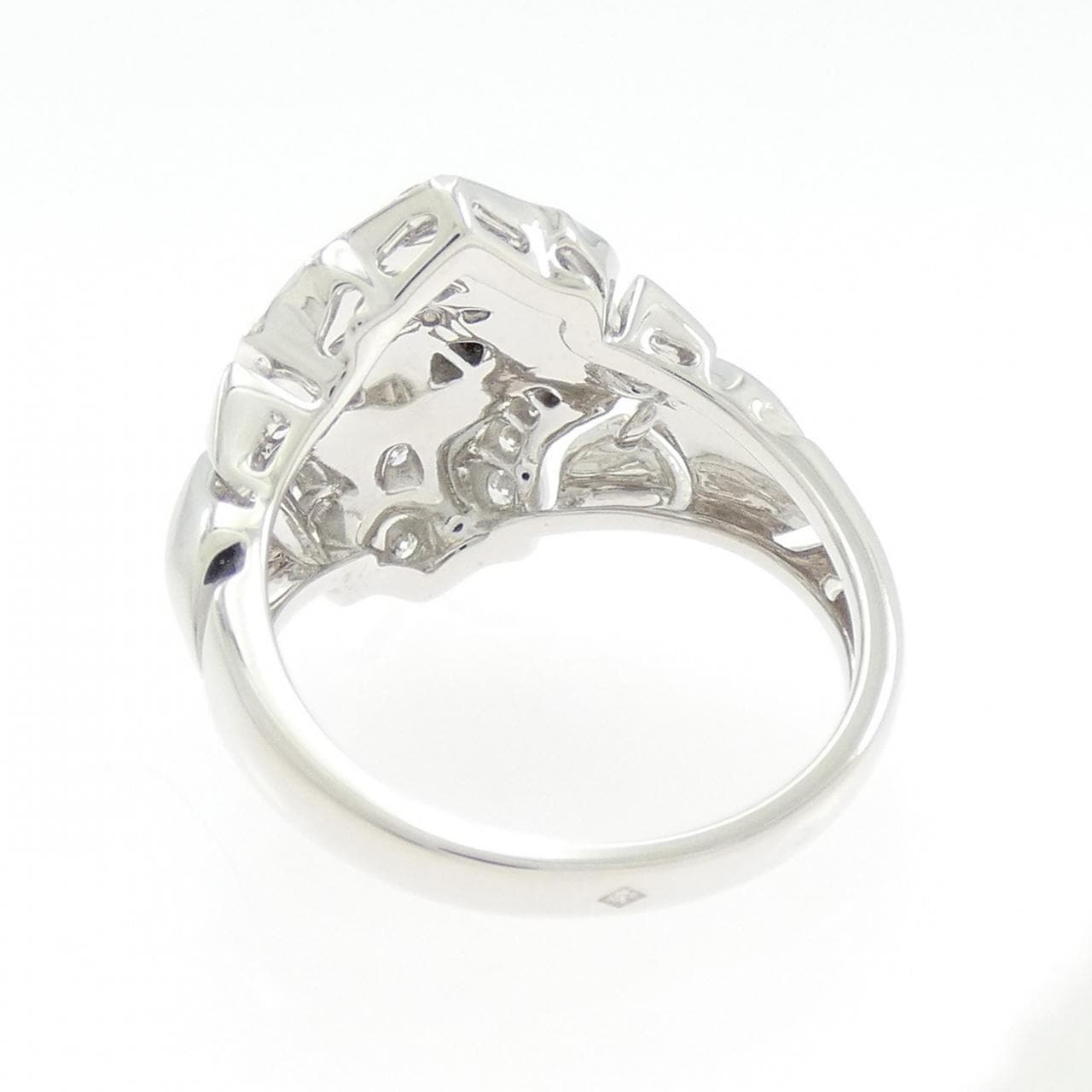 シャネル スー ル デュ リオン リング