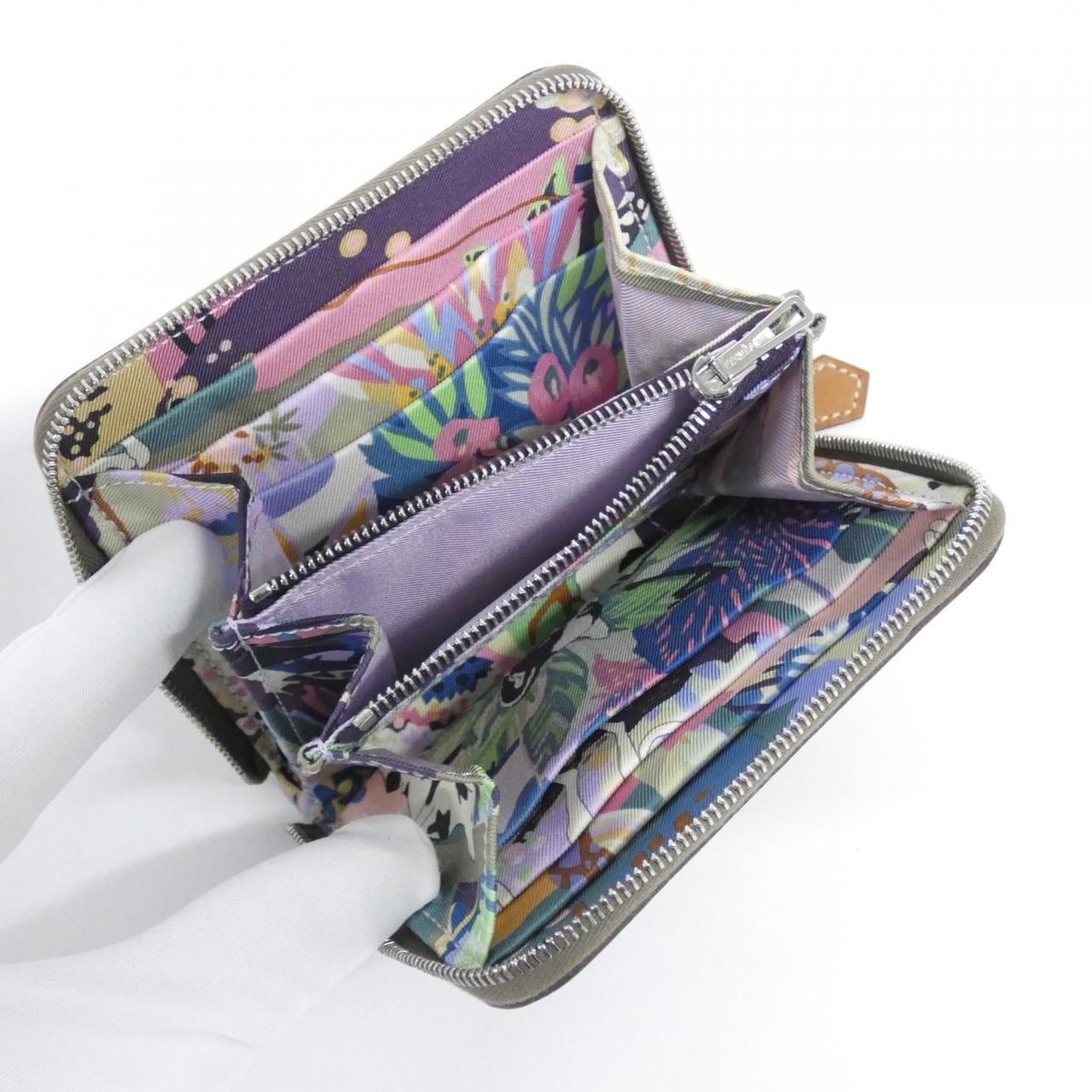 エルメス EN LIBERTE シルク イン コンパクト 084266CK 財布