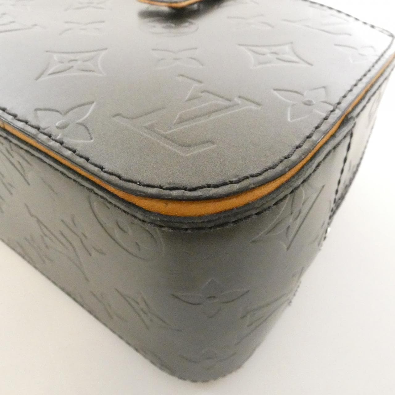 ルイヴィトン モノグラム マット シェルトン M55172 バッグ