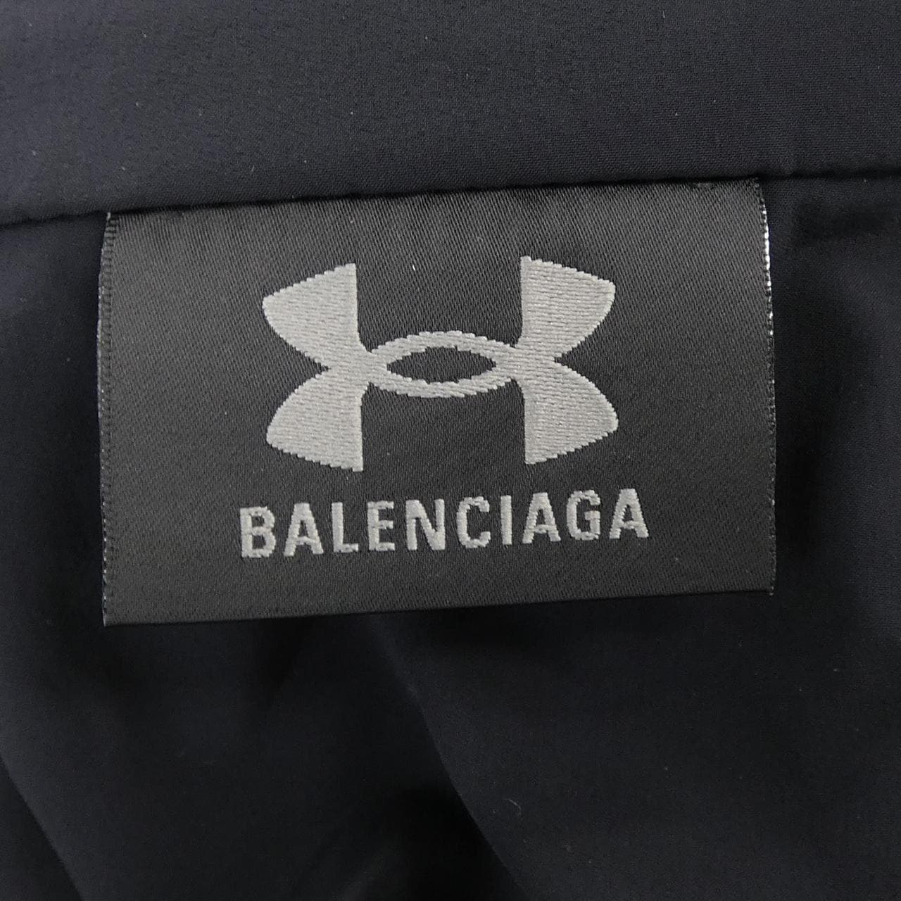 バレンシアガ BALENCIAGA 814127 TQO35 ブルゾン