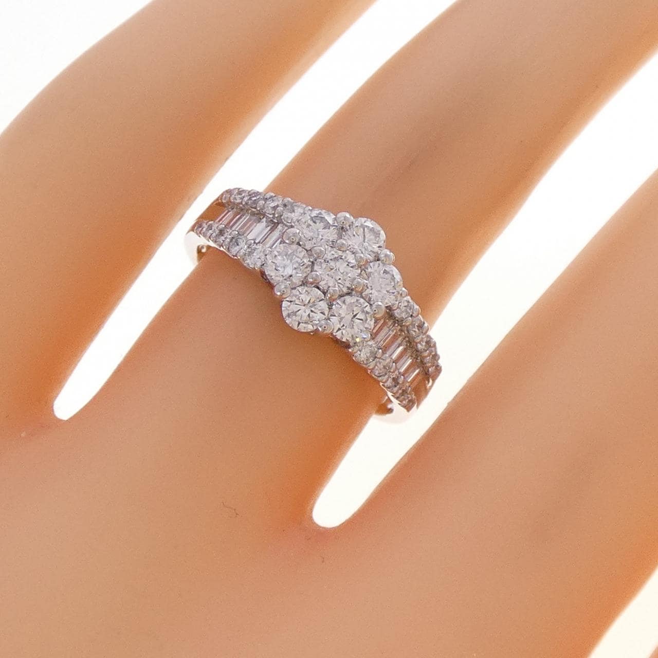 PT900 フラワー ダイヤモンド リング 1.00CT