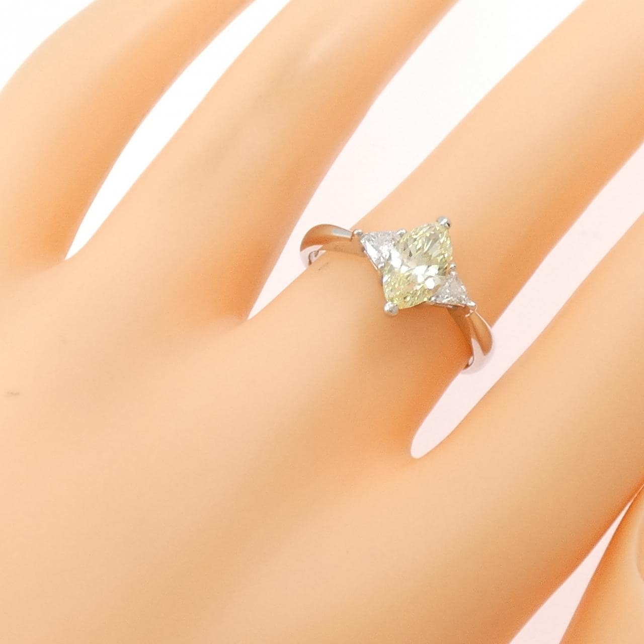 PT900 ダイヤモンド リング 1.097CT