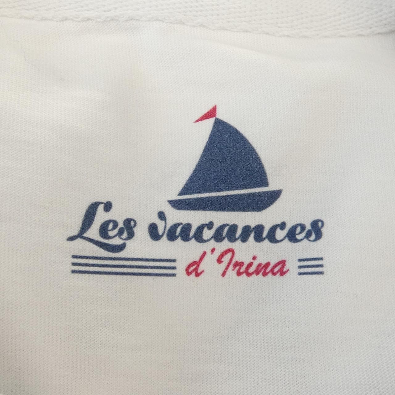 LES VACANCES Tシャツ