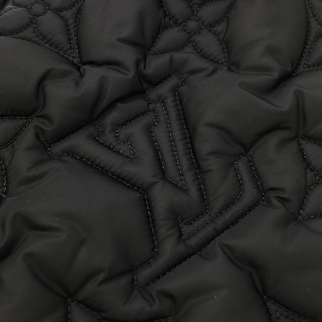 ルイヴィトン モノグラム(LVピロー) オンザゴー GM M59005 バッグ