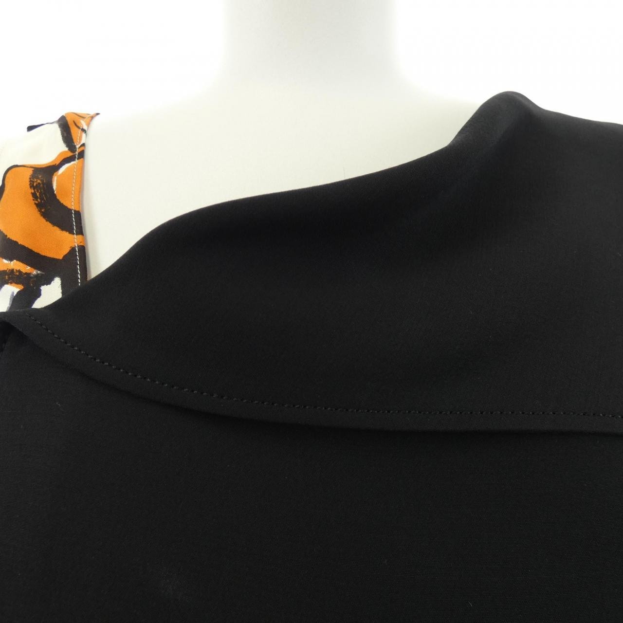 クリスチャンディオール CHRISTIAN DIOR 5C21510D1726 トップス